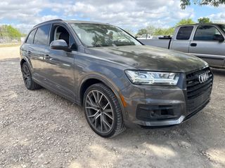 2019 Audi Q7 55 Premium - Exterior Front Right Corner Image